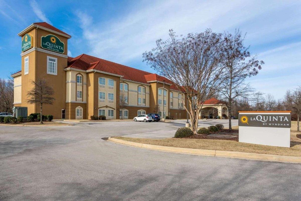 La Quinta By Wyndham Atlanta Union City Hotel Exterior photo